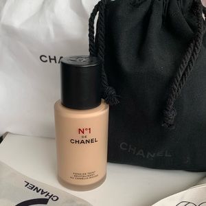 NWOB No1 de CHANEL Revitalizing Foundation